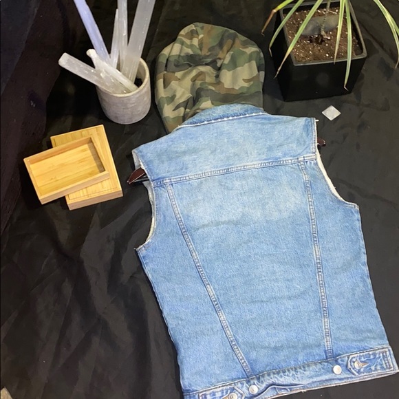 •H&M | DIVIDED• (Denim Jacket) - Picture 5 of 5